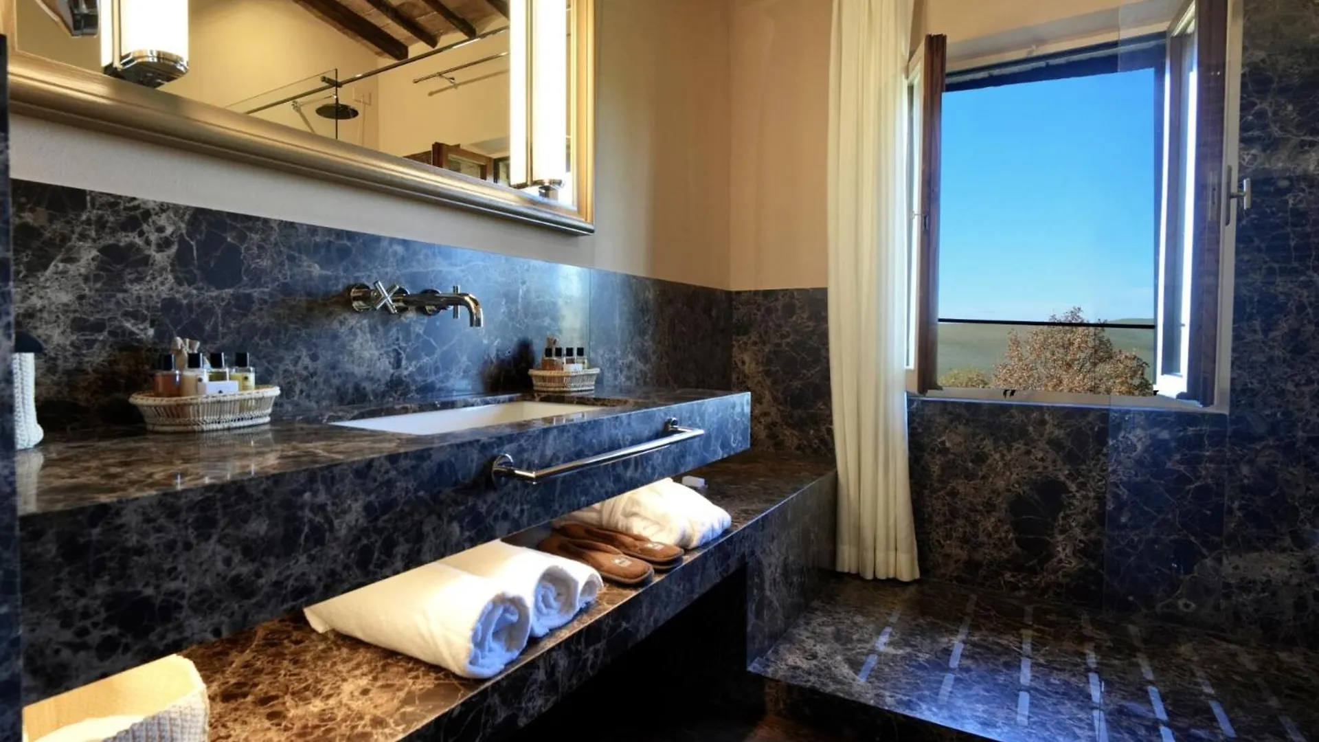 L'Olmo Bed & Breakfast Monticchiello Italy